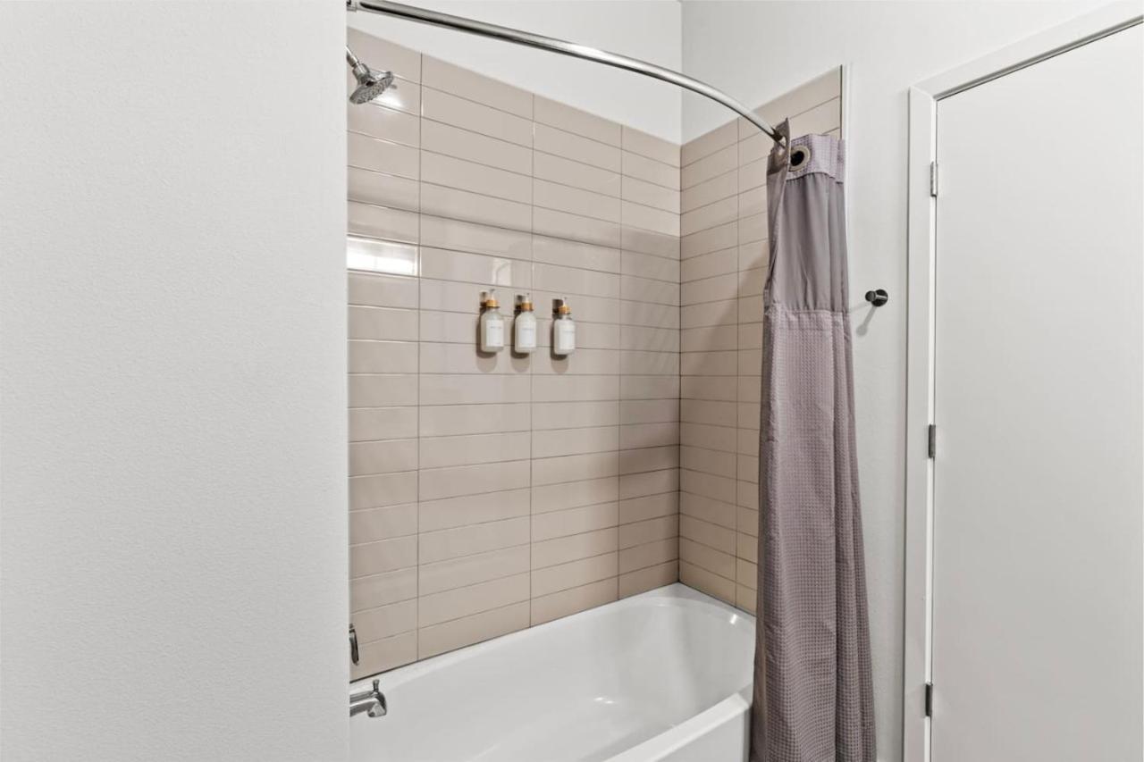 Pinnacle Heights 2bdrm 3rd Flr Near Walmart Amp Pool Fitness Center Yoga Dog Rogers